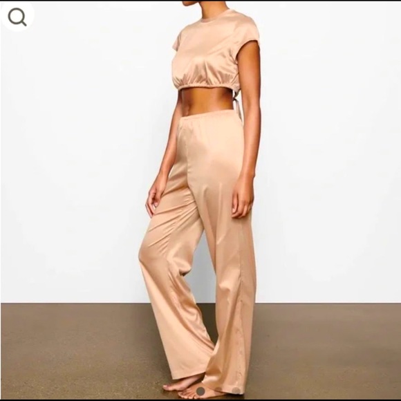 SKIMS Pants - NWT SKIMS Shine Satin Lounge Pants